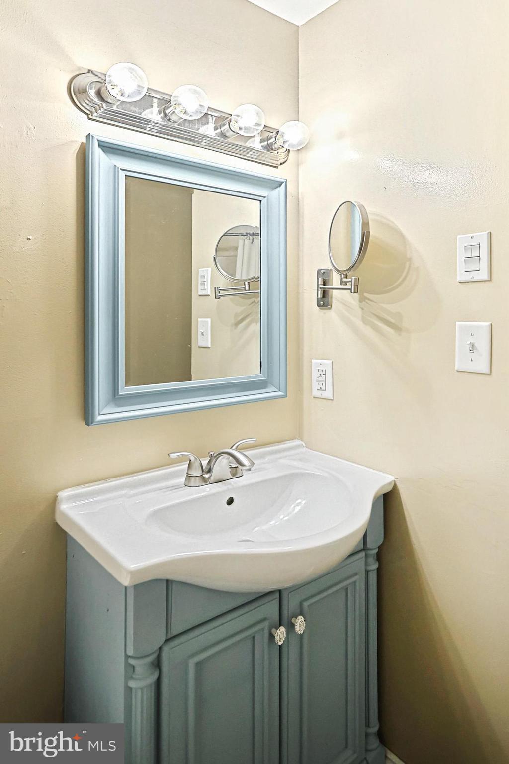 2398 Heather Road York, PA 17408 - Photo 13 of 26 Gallery Image 13