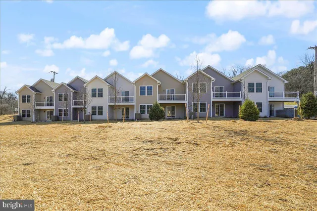 $2,500 | 552 Creek Road, Unit 4, Kennett Square, PA 19348