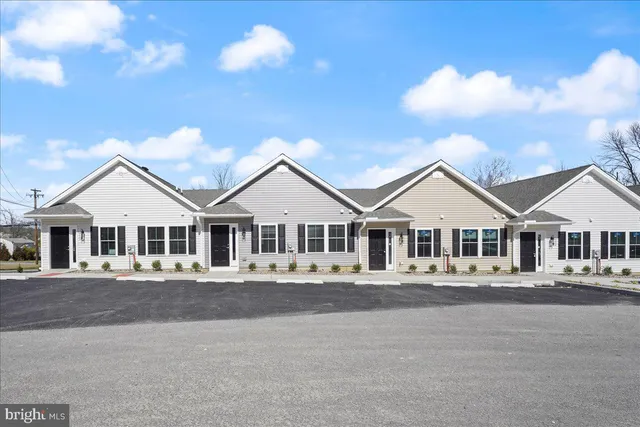 $2,500 | 552 Creek Road, Unit 4, Kennett Square, PA 19348