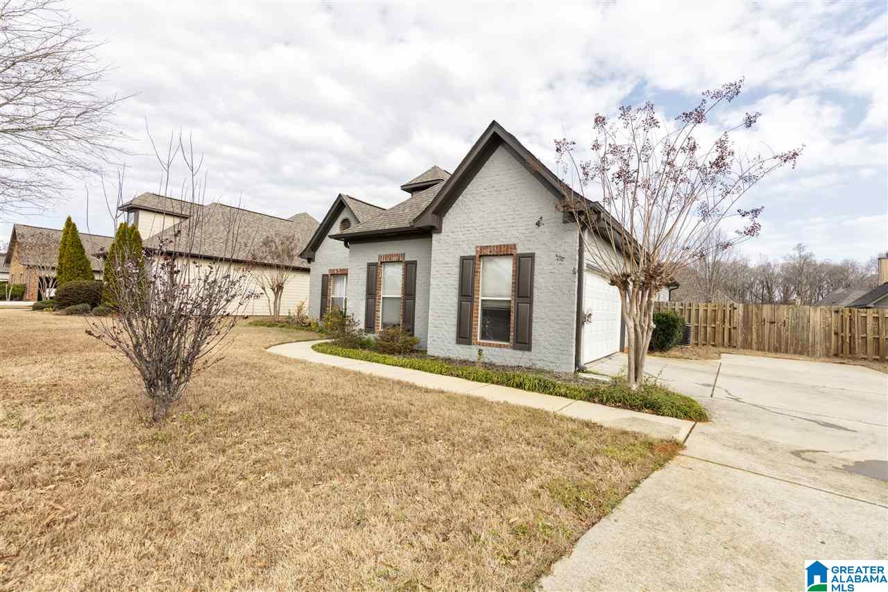 656 Barkley Circle Alabaster, AL 35007 - Photo 2 of 40