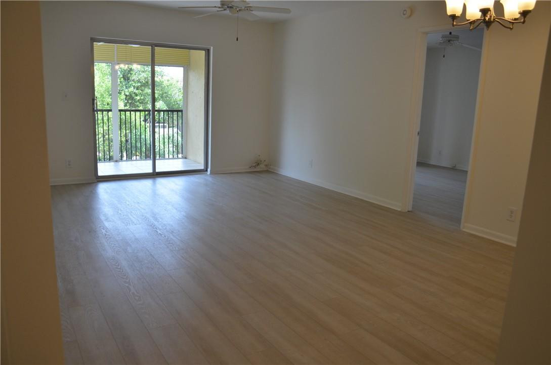 259 South Cypress Road, Unit 546 Pompano Beach, FL 33060 - Photo 6 of 29 Living Room