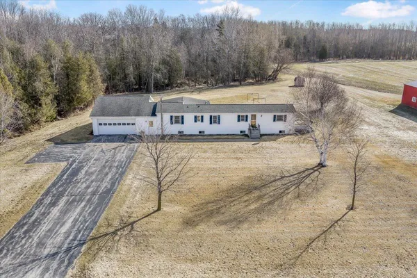 $454,400 | N6810 County Road D, Algoma, WI 54201
