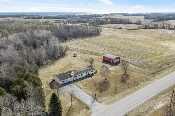 $454,400 | N6810 County Road D, Algoma, WI 54201