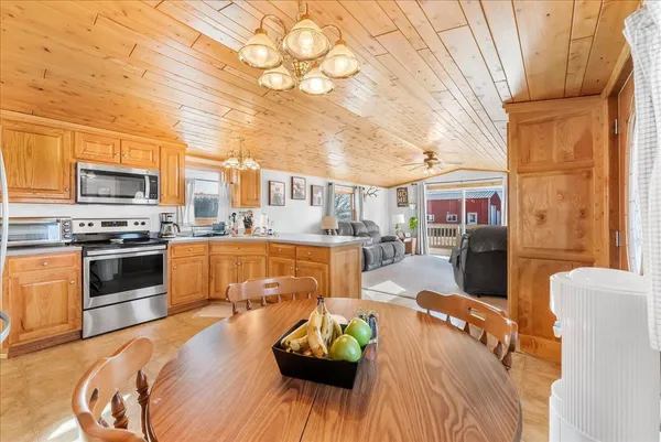 $454,400 | N6810 County Road D, Algoma, WI 54201