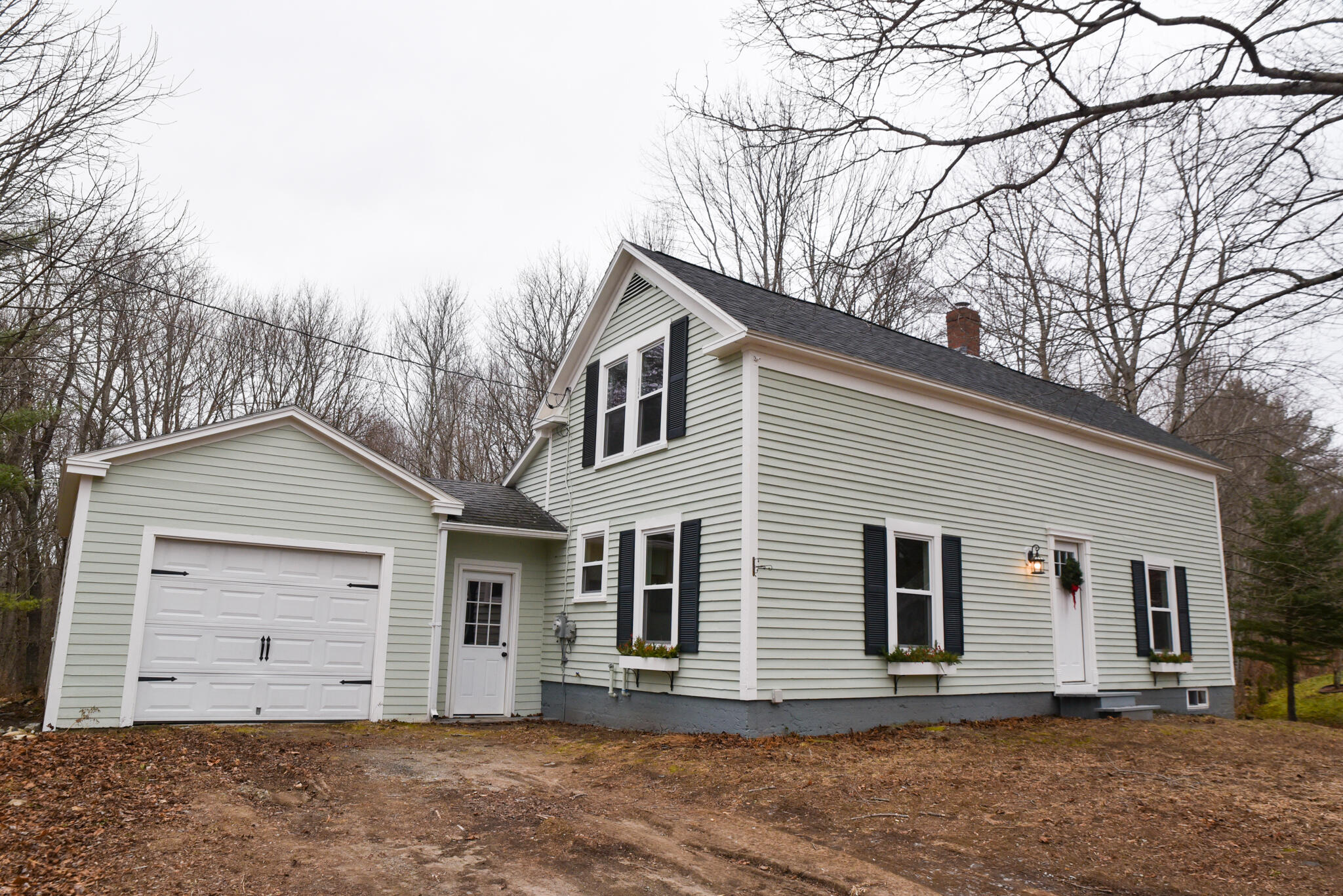 21 Pleasant Street, Hampden, ME 04444 Compass