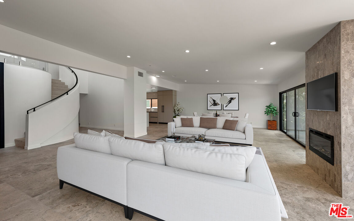 8236 Zitola Terrace Playa del Rey, CA 90293 - Photo 14 of 32