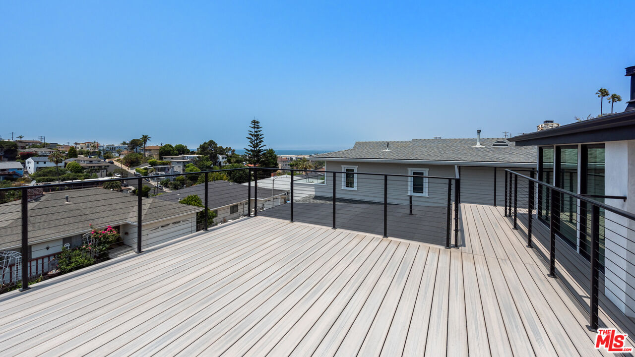 8236 Zitola Terrace Playa del Rey, CA 90293 - Photo 7 of 32