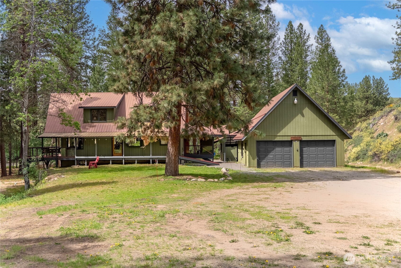 19 Maughan Road Winthrop, WA 98862 - Photo 2 of 37