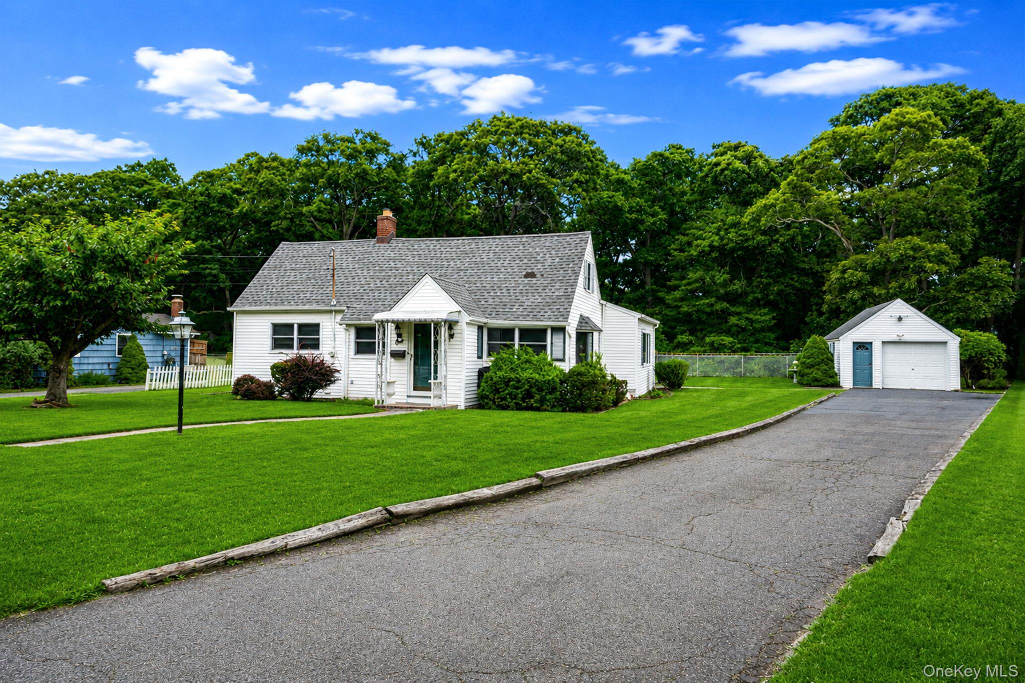 1 East Jackwill Road East Patchogue, NY 11772 - Photo 31 of 32