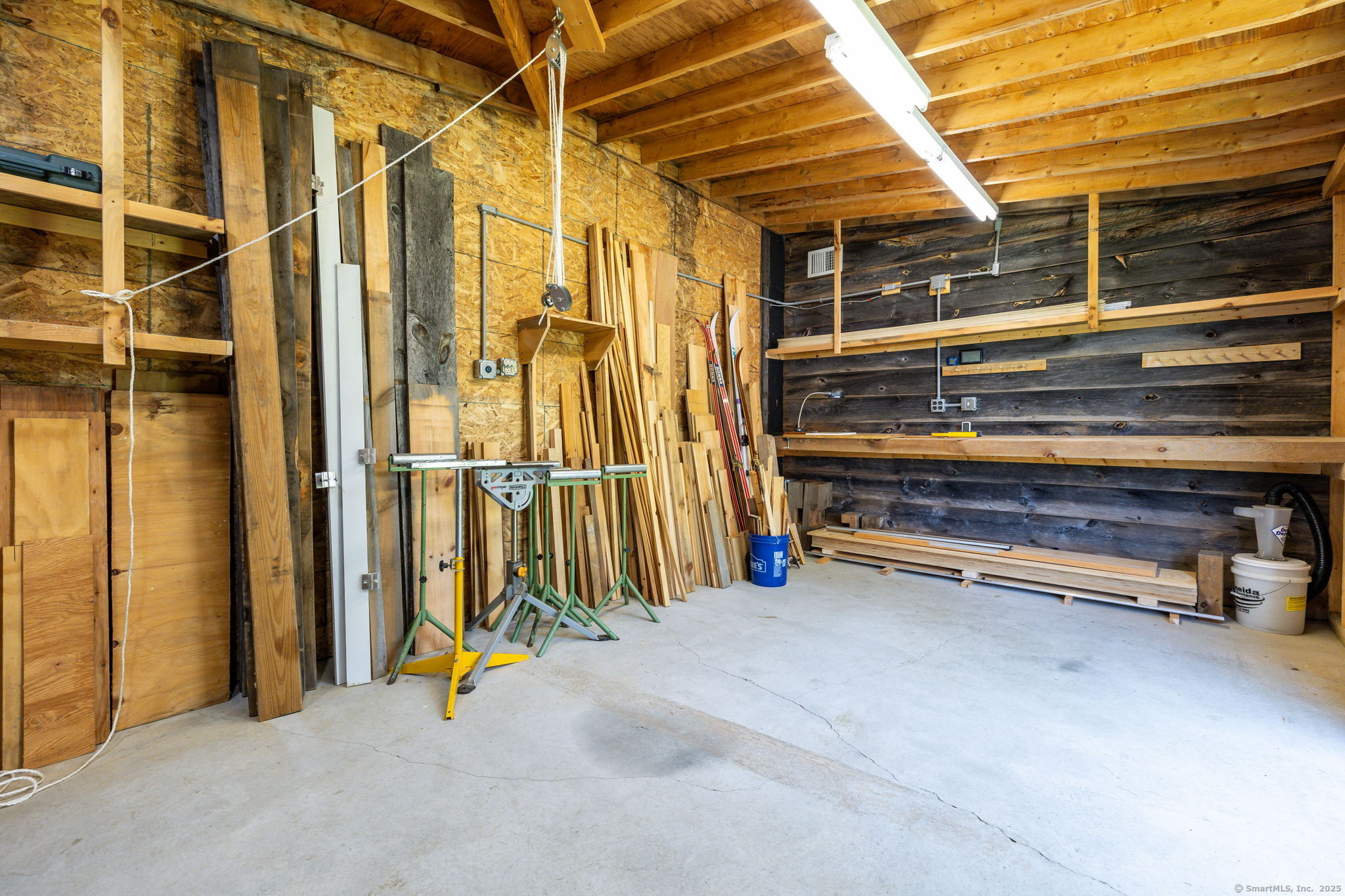 1669 Highway 169 Woodstock, CT 06281 - Photo 36 of 39 a view of an empty room