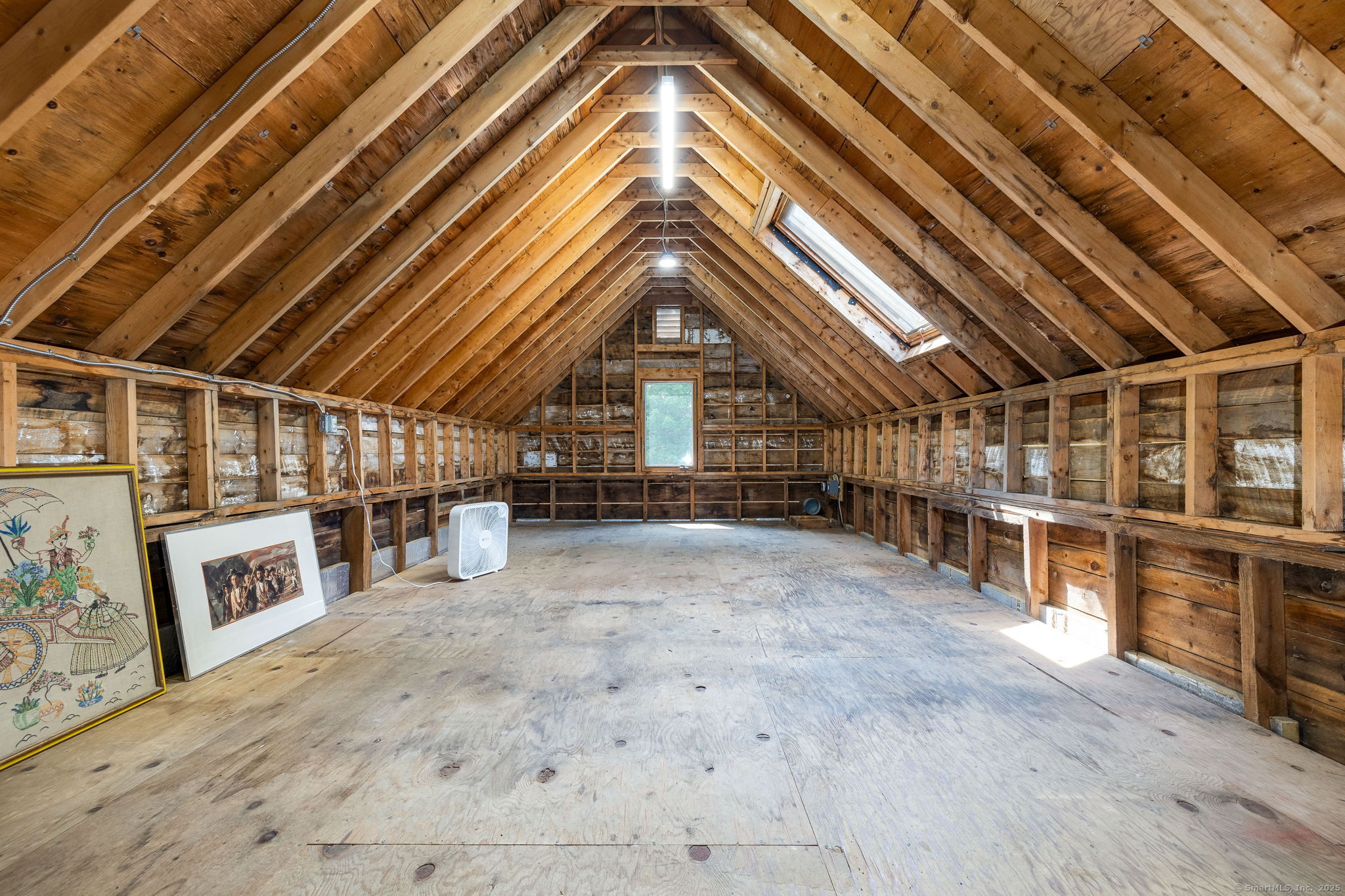 1669 Highway 169 Woodstock, CT 06281 - Photo 37 of 39 a view of a hallway with entryway