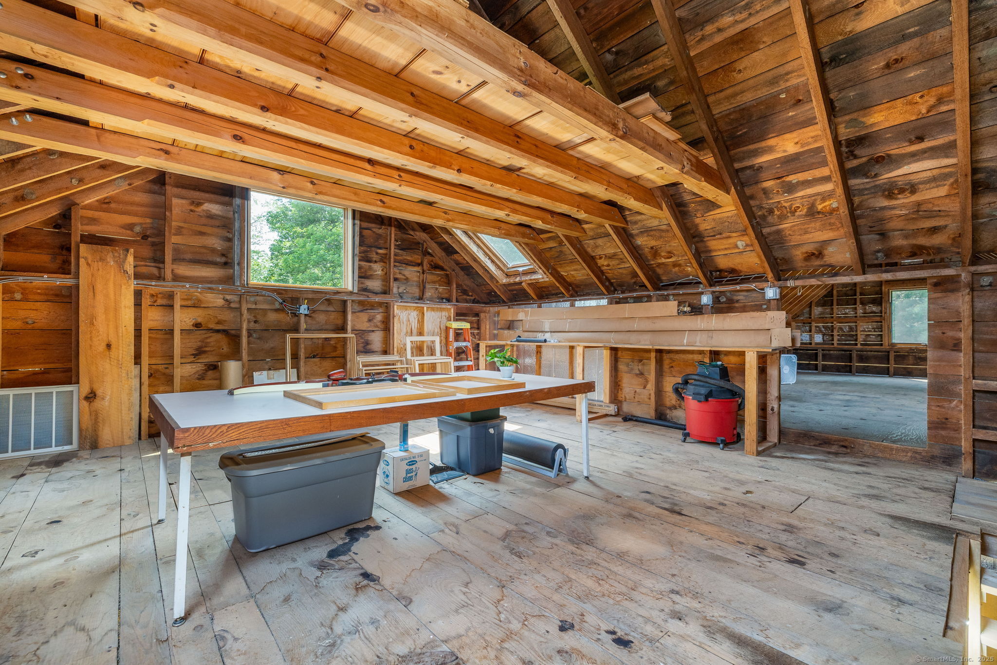 1669 Highway 169 Woodstock, CT 06281 - Photo 38 of 39 a view of a indoor swimming pool