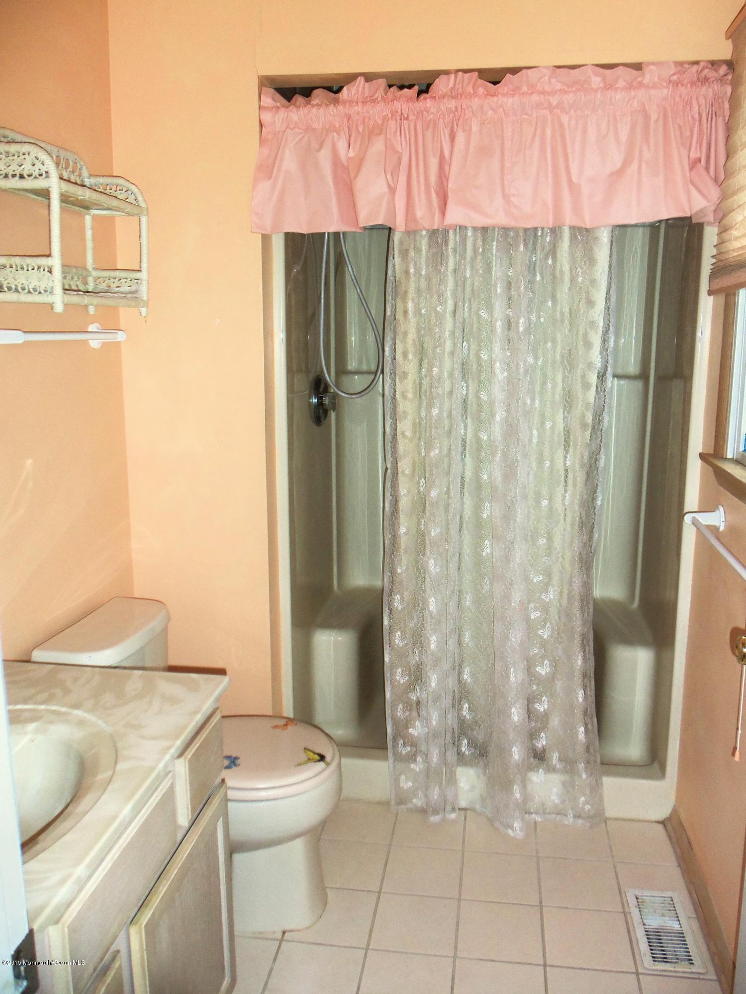 117 Captain Road Manahawkin, NJ 08050 - Photo 14 of 25 100_2560.JPG