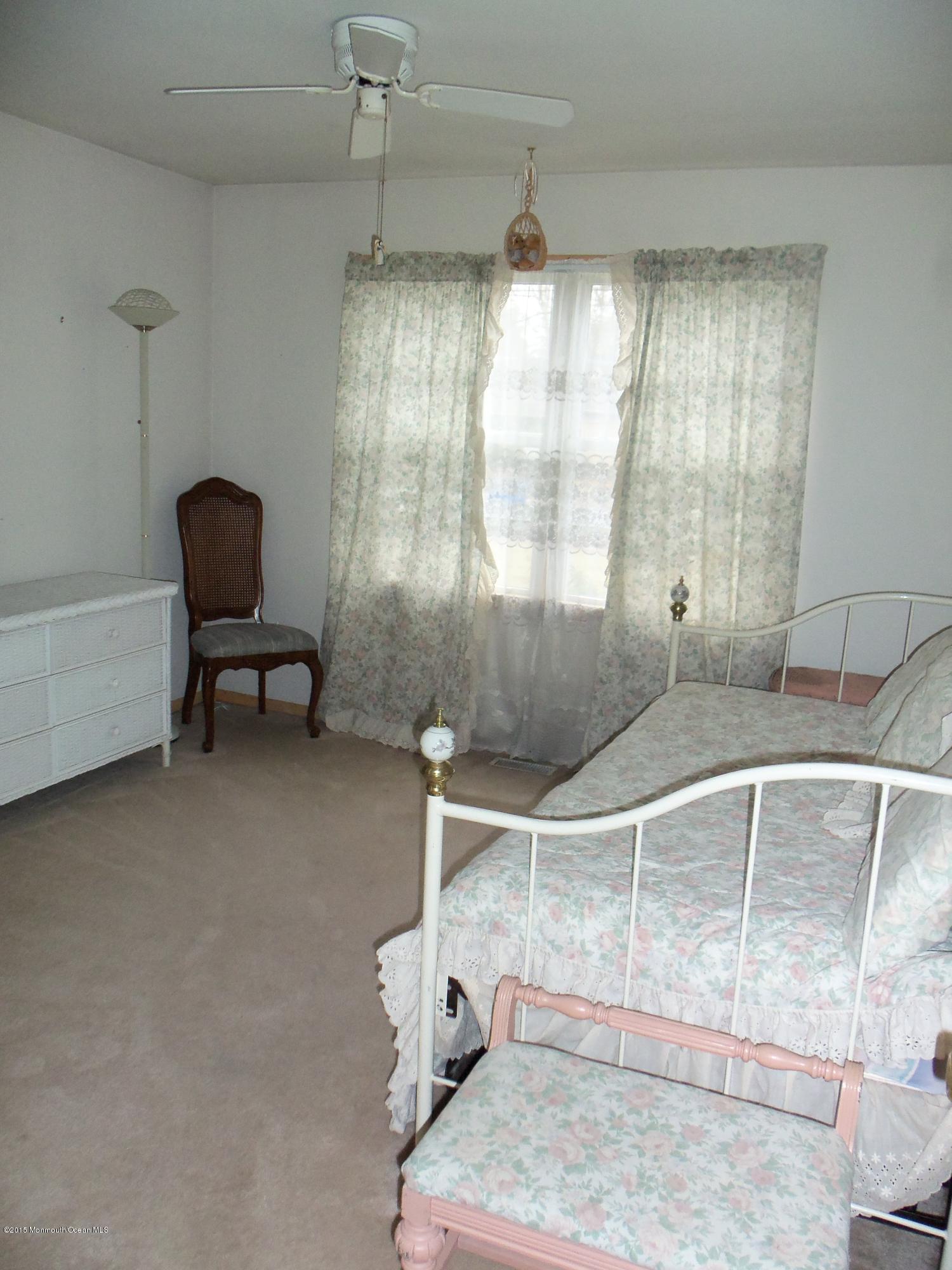 117 Captain Road Manahawkin, NJ 08050 - Photo 16 of 25 100_2535.JPG