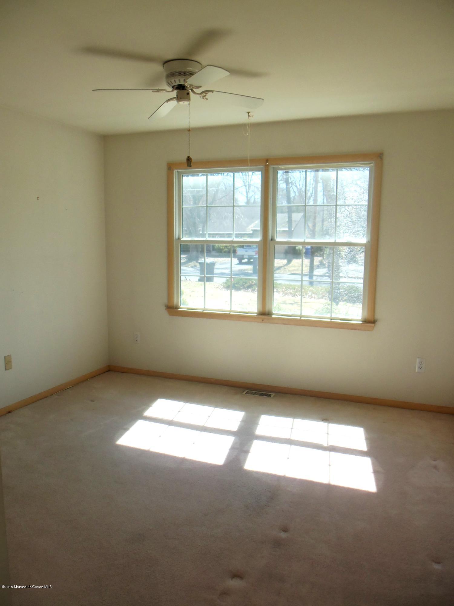 117 Captain Road Manahawkin, NJ 08050 - Photo 17 of 25 100_2565.JPG