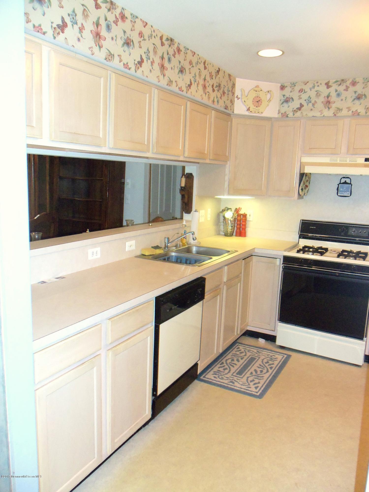 117 Captain Road Manahawkin, NJ 08050 - Photo 3 of 25 100_2473.JPG