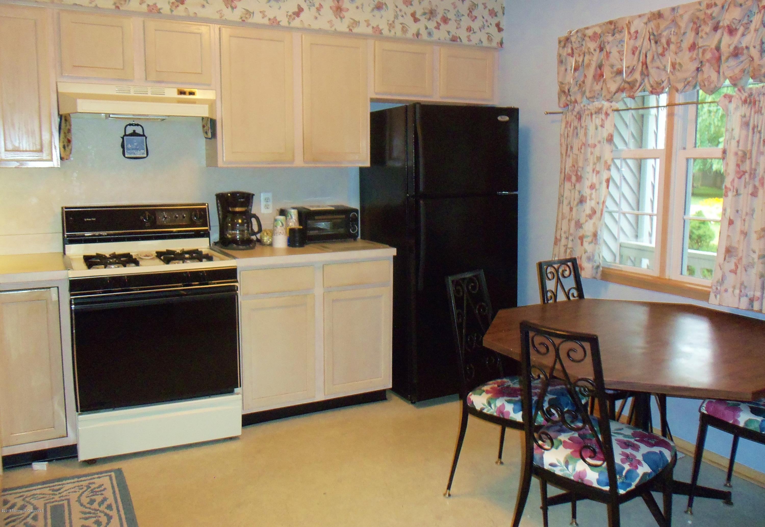 117 Captain Road Manahawkin, NJ 08050 - Photo 4 of 25 100_2474.JPG