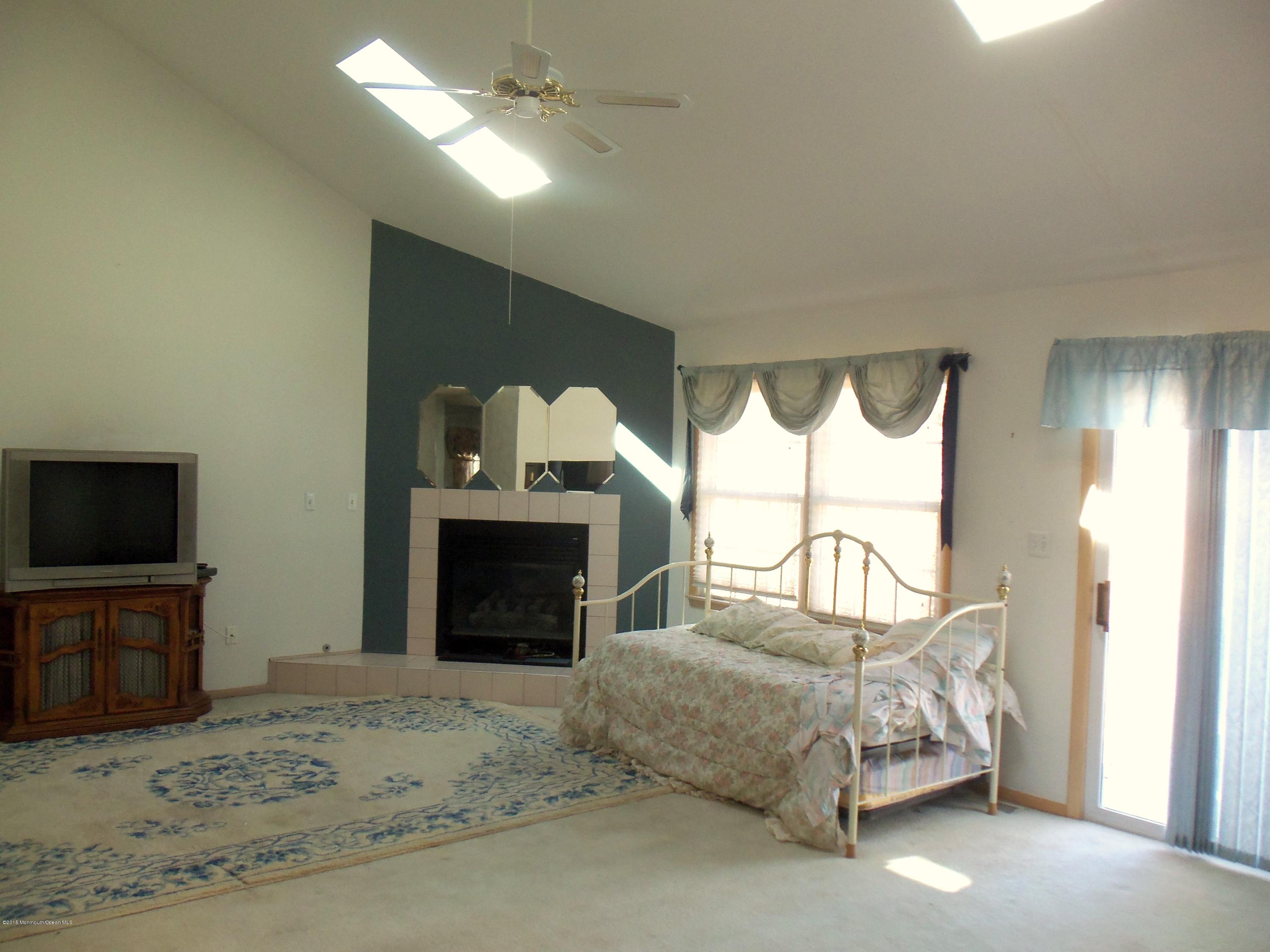 117 Captain Road Manahawkin, NJ 08050 - Photo 7 of 25 100_2563.JPG