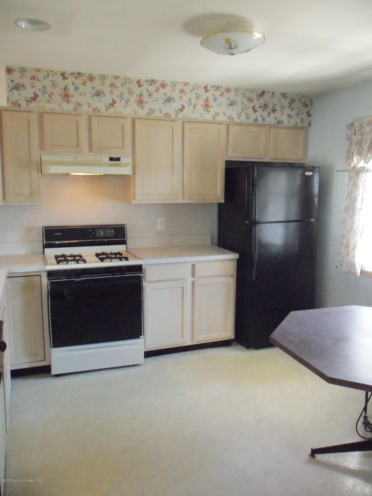 117 Captain Road Manahawkin, NJ 08050 - Photo 9 of 25 100_2573.JPG