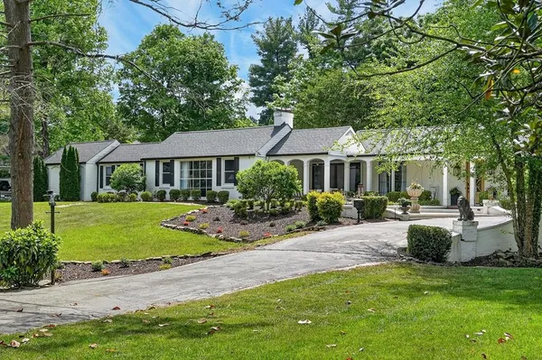 $1,599,999 | 502 North Jefferson Avenue, Cookeville, TN 38501