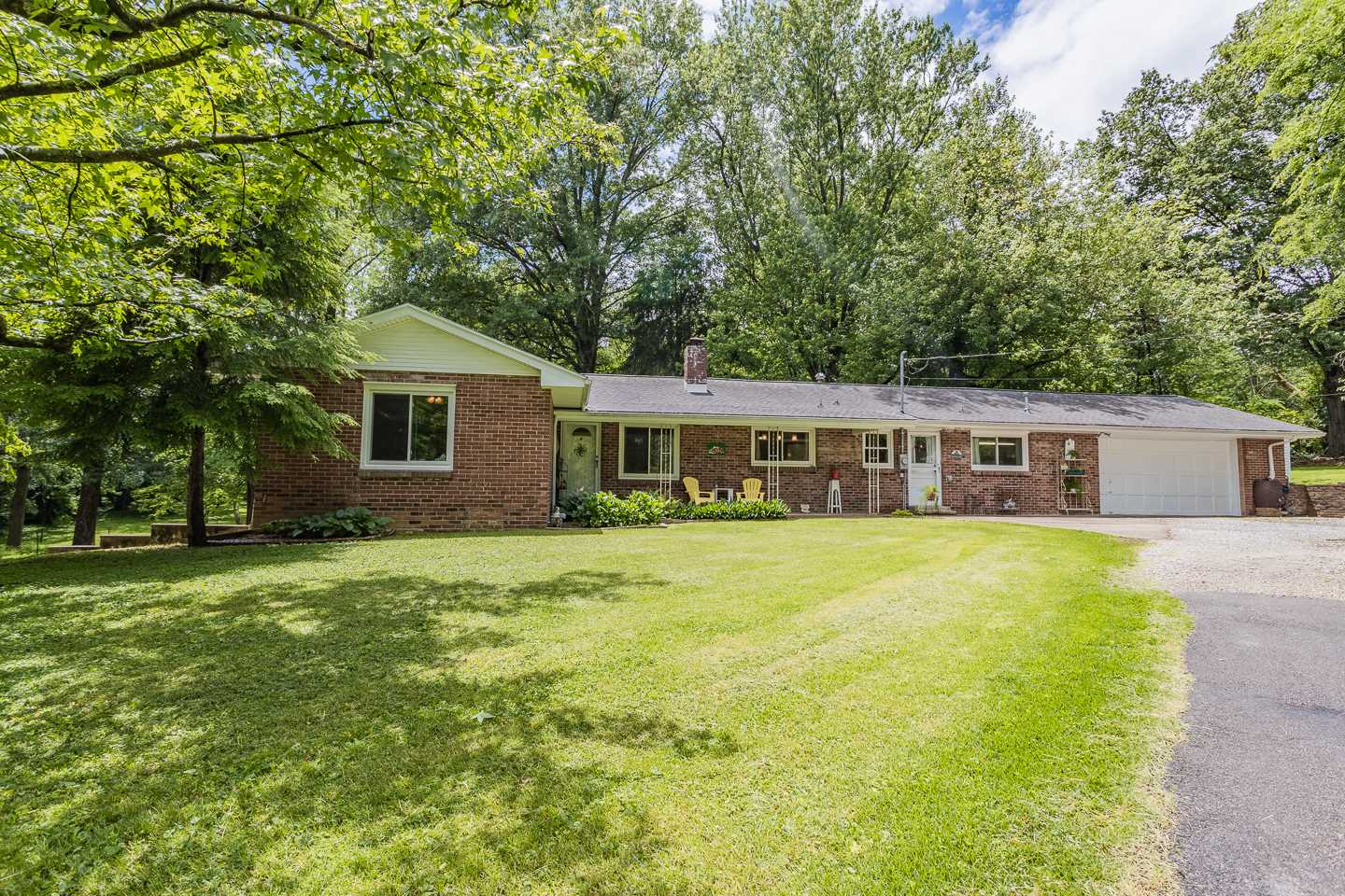 3900 Weaver Road Evansville, IN 47711 - Photo 1 of 36 Gallery Image 1