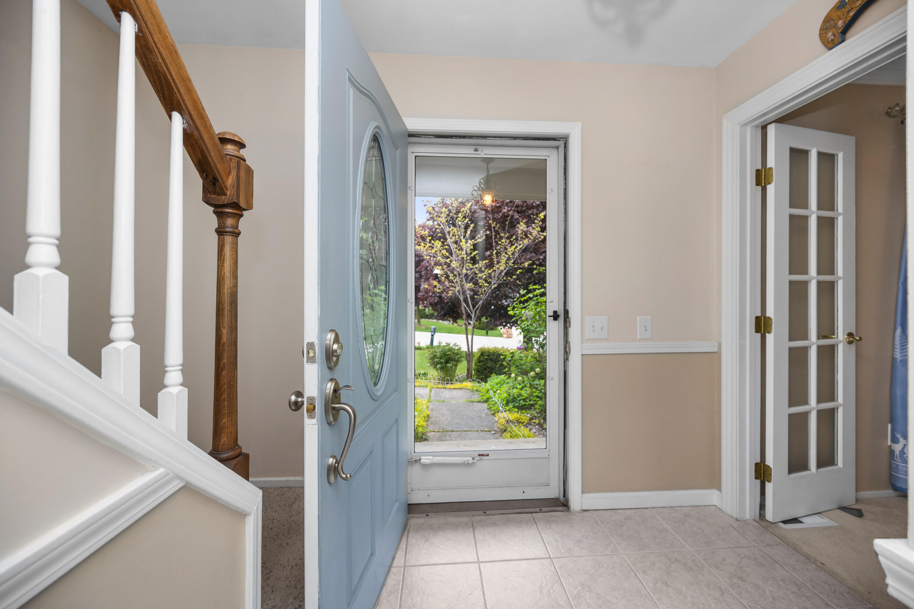 210 Whitney Drive Rochester Hills, MI 48307 - Photo 5 of 45 011_3