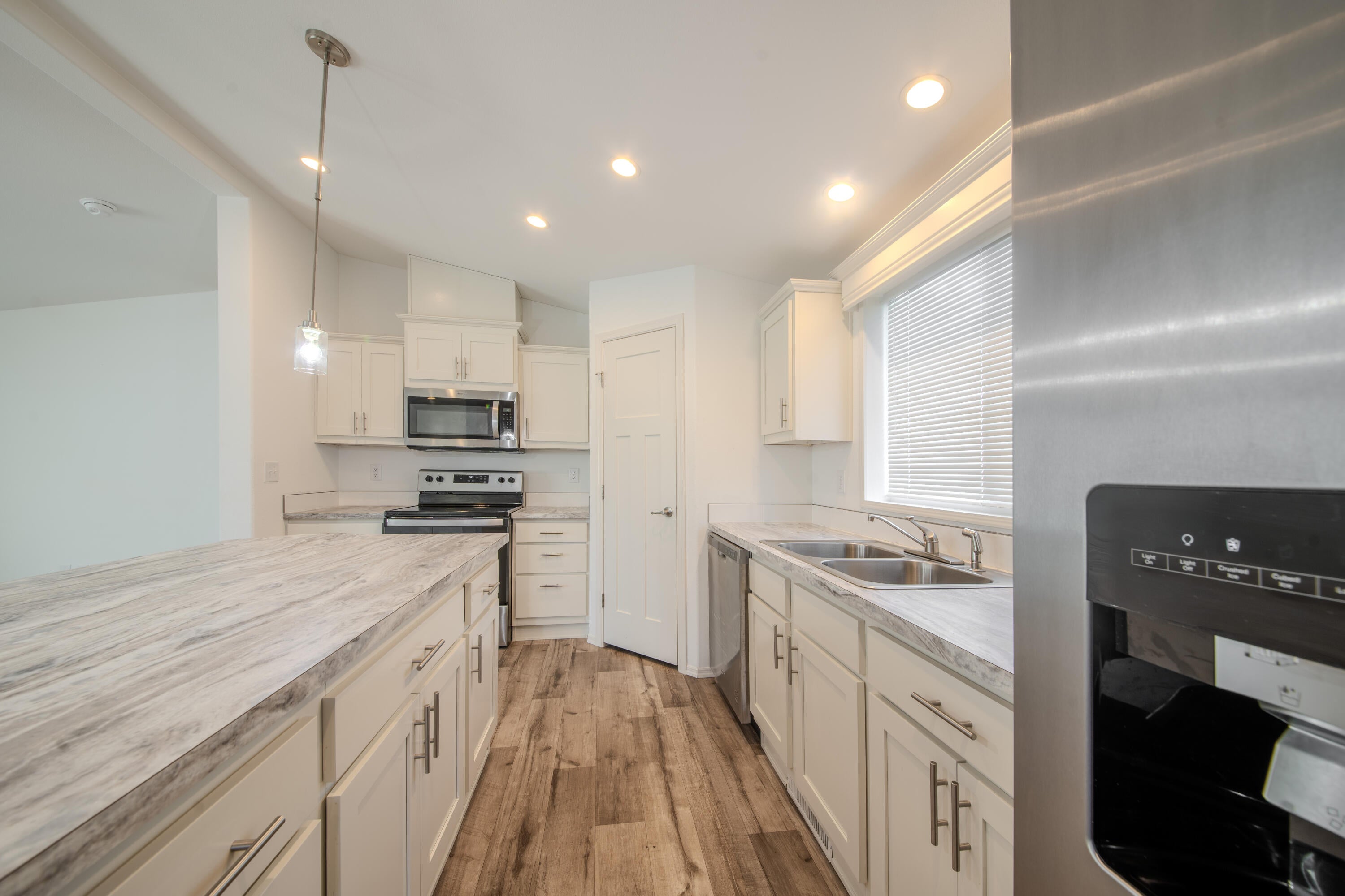 61000 Brosterhous Road, Unit 29 Bend, OR 97702 - Photo 27 of 34 Kitchen