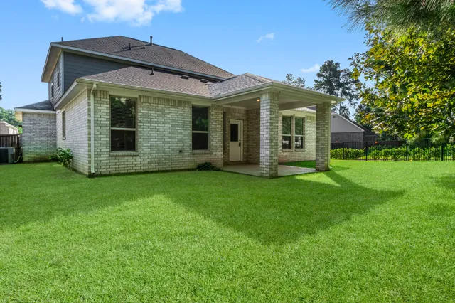 $369,000 | 139 Silva Creek Trail, Conroe, TX 77318