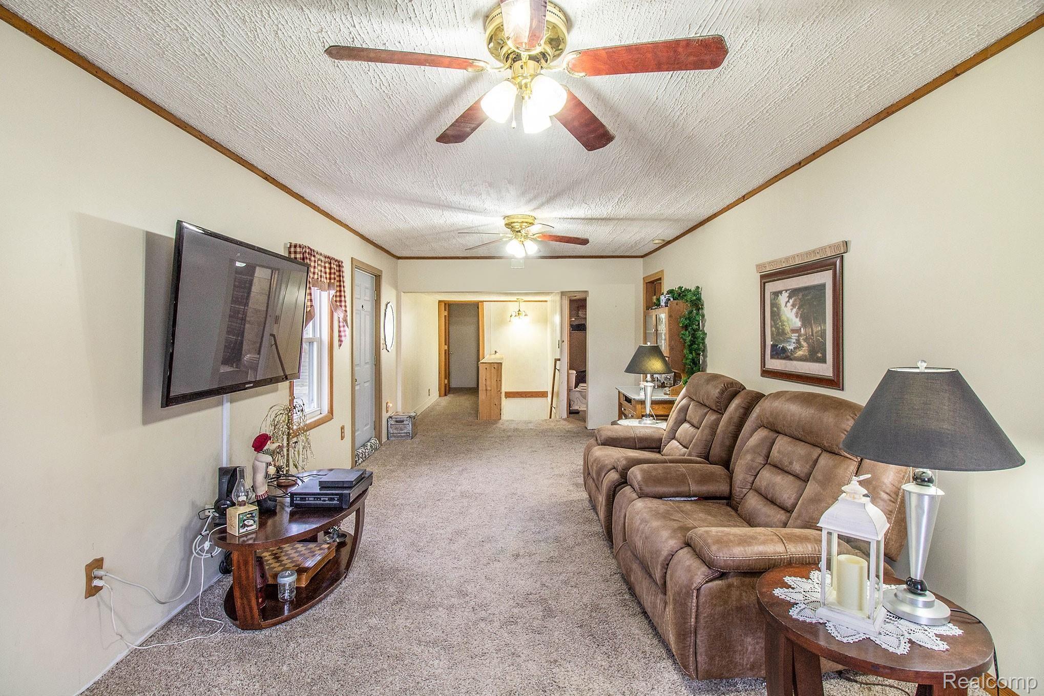 10531 Antcliff Road Fowlerville, MI 48836 - Photo 9 of 34 10 (2).jpg