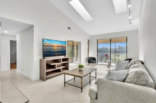 $320,000 | 7718 La Mirada Drive, Boca Raton, FL 33433