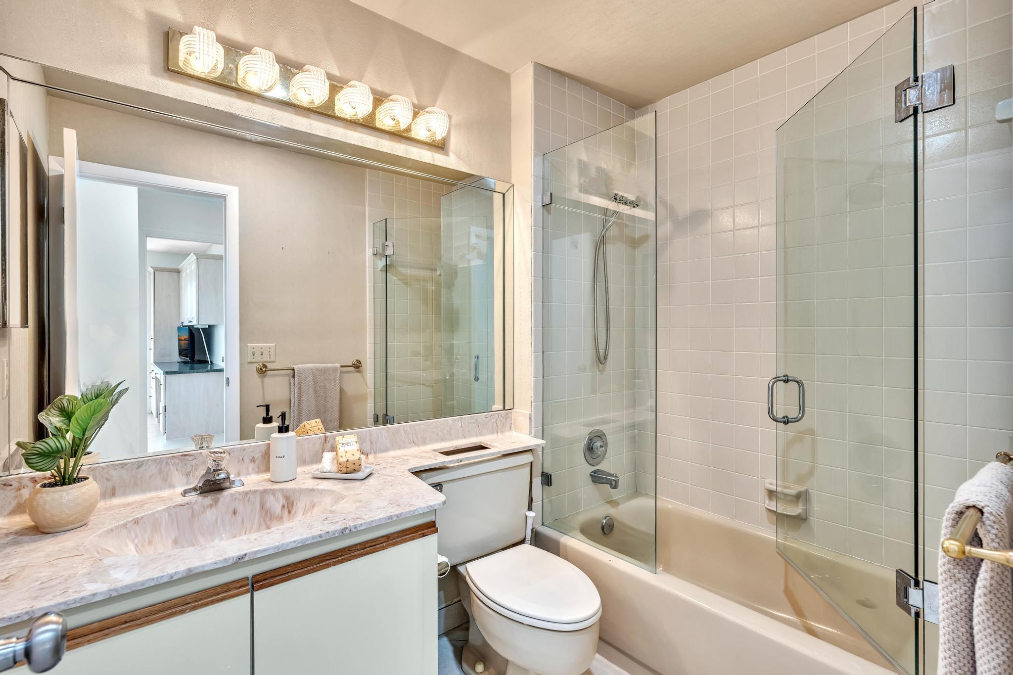 7718 La Mirada Drive Boca Raton, FL 33433 - Photo 32 of 56 2nd bath