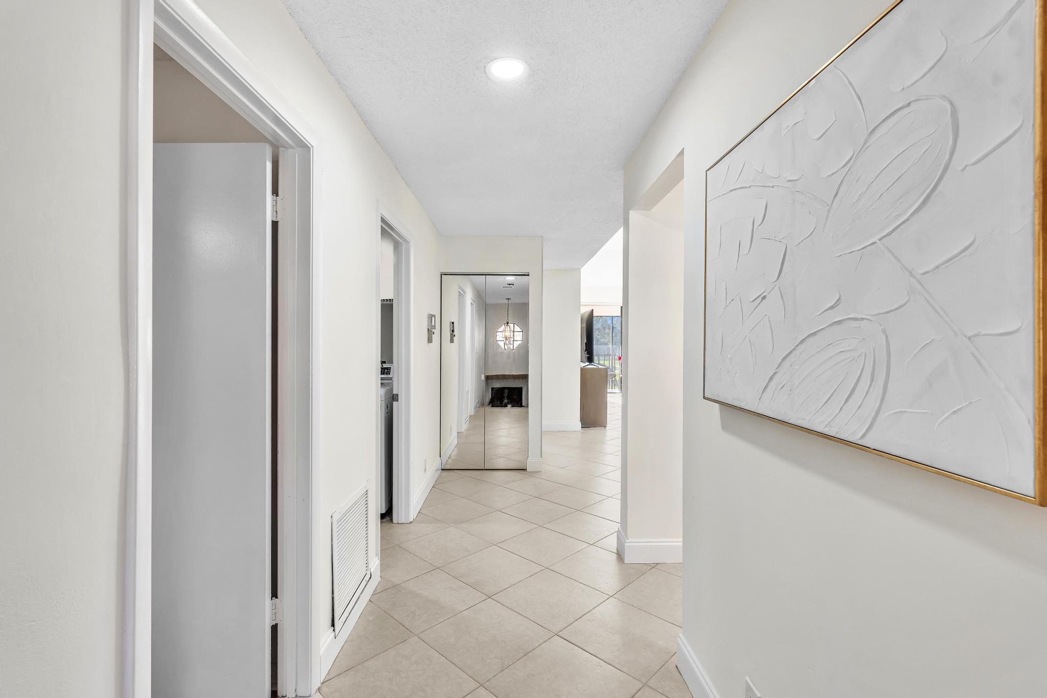 7718 La Mirada Drive Boca Raton, FL 33433 - Photo 4 of 56 Hallway