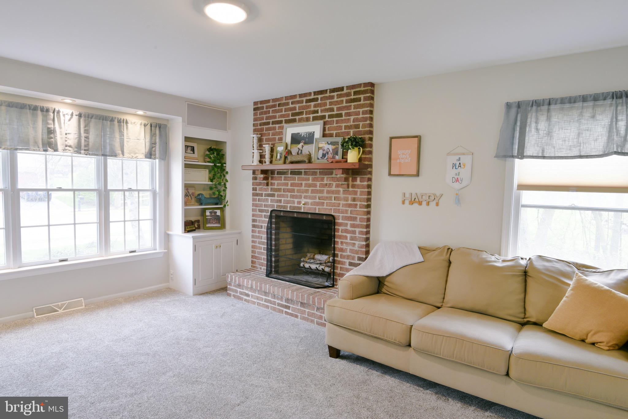 109 East 6th Street Lititz, PA 17543 - Photo 3 of 36
