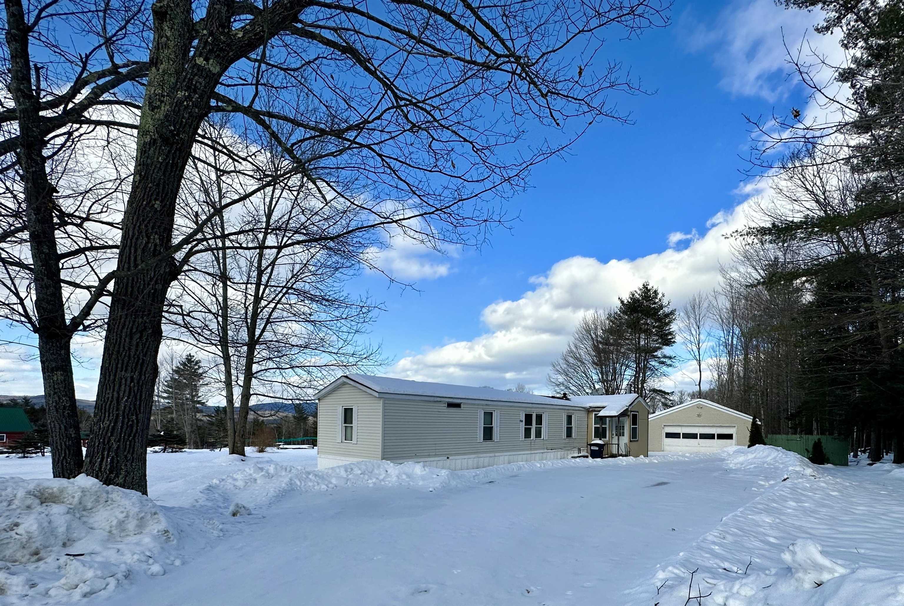 359 Bascom Road Newport, NH 03773 - Photo 1 of 13