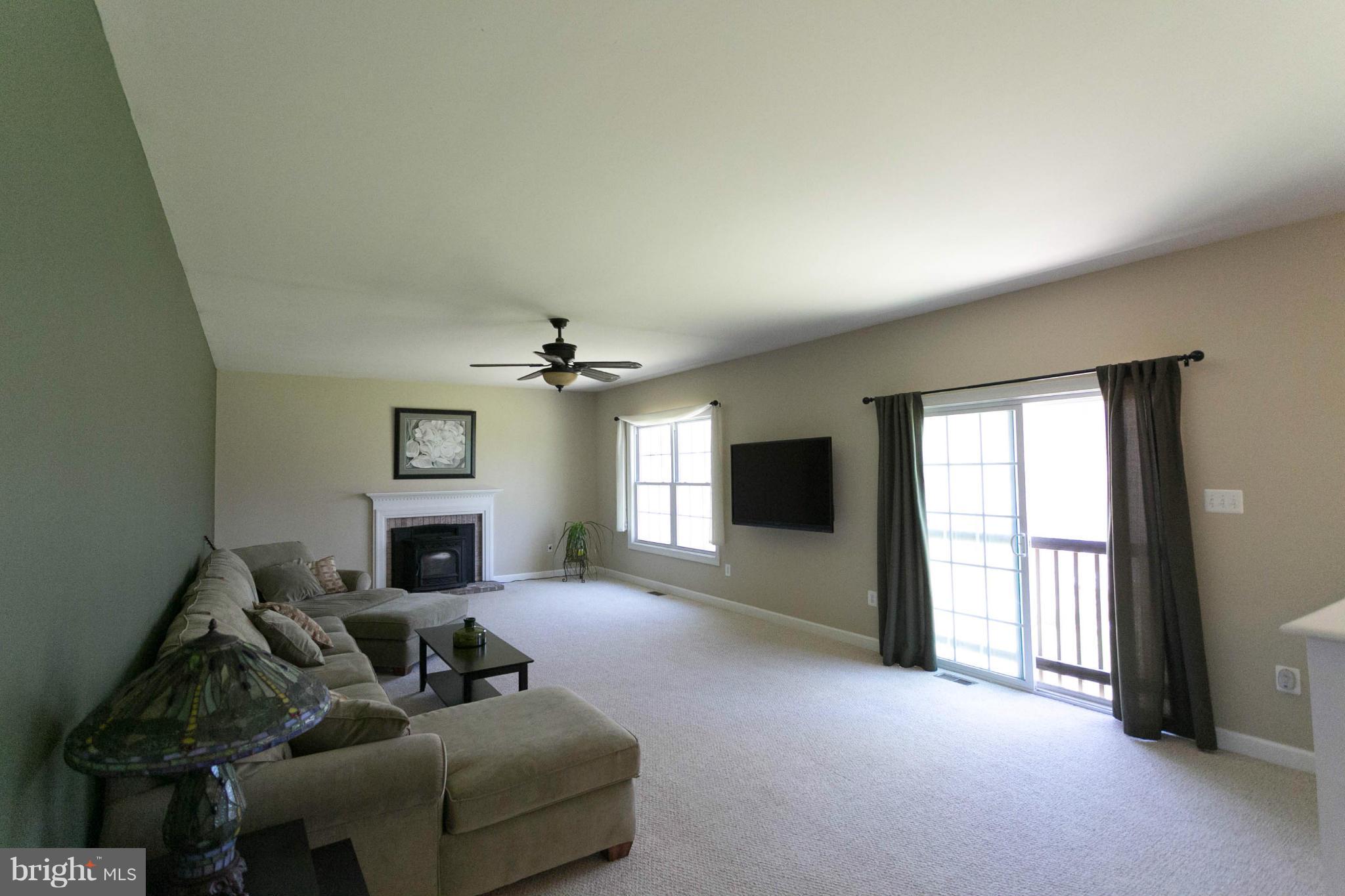 926 Grace Road Huntingtown, MD 20639 - Photo 6 of 26 Family Room