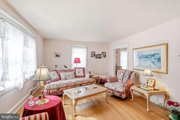 $750,000 | 9 Haines Drive, Moorestown, NJ 08057