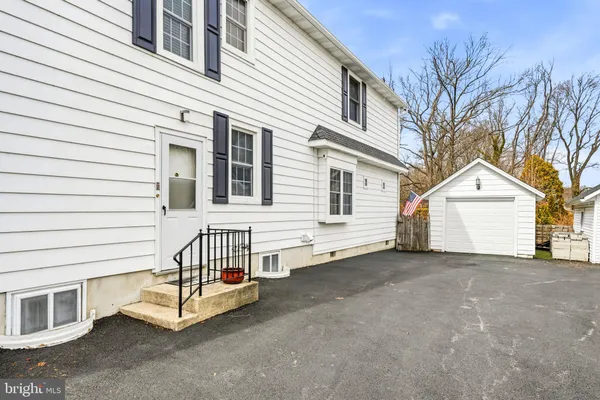 $750,000 | 9 Haines Drive, Moorestown, NJ 08057