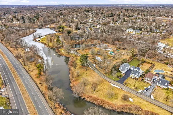 $750,000 | 9 Haines Drive, Moorestown, NJ 08057