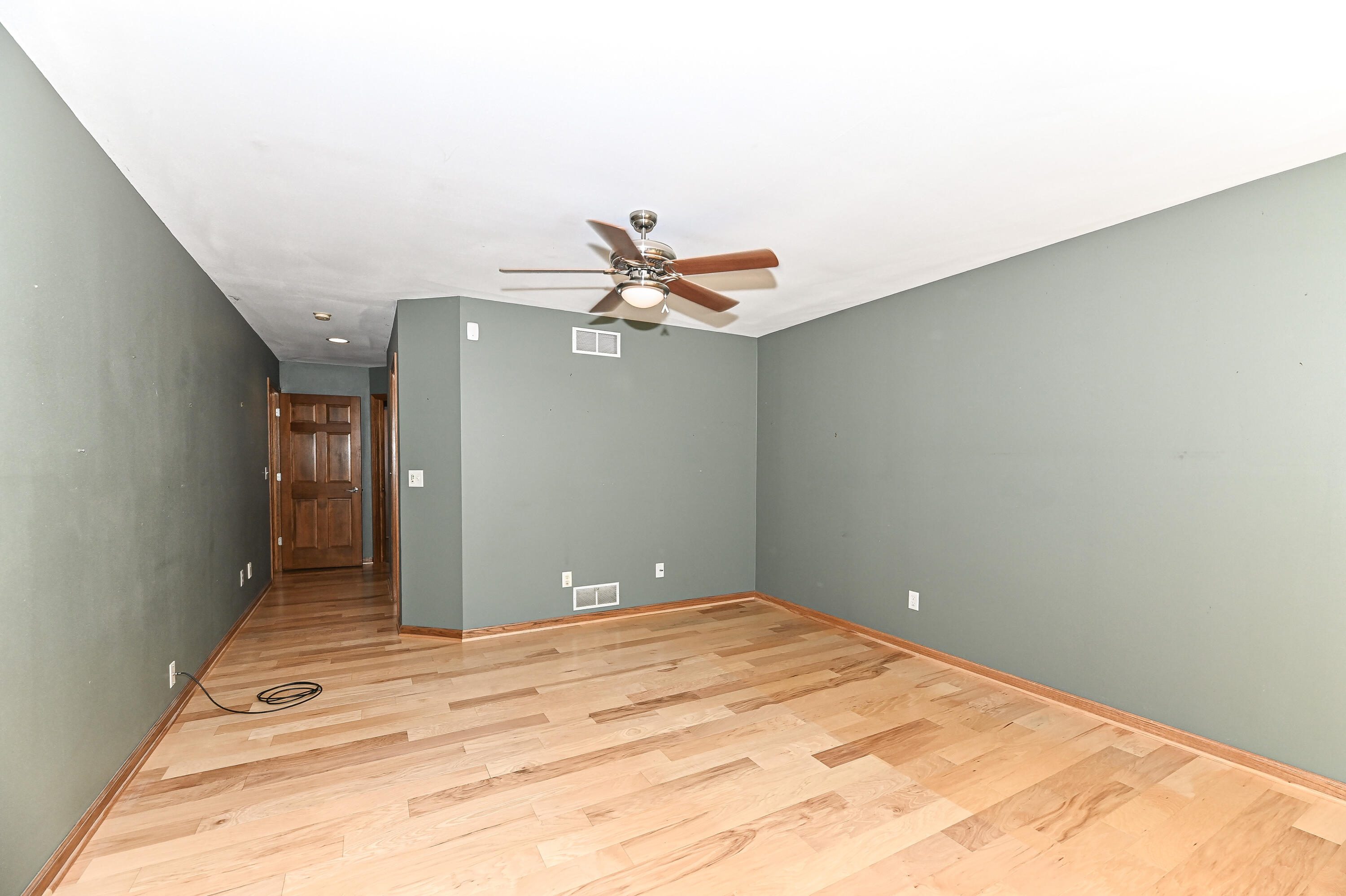 422 Eastern Trail Mukwonago, WI 53149 - Photo 20 of 49 Master Bedroom