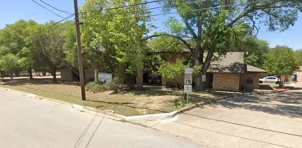 $696 | 515 Roy Street, Kerrville, TX 78028