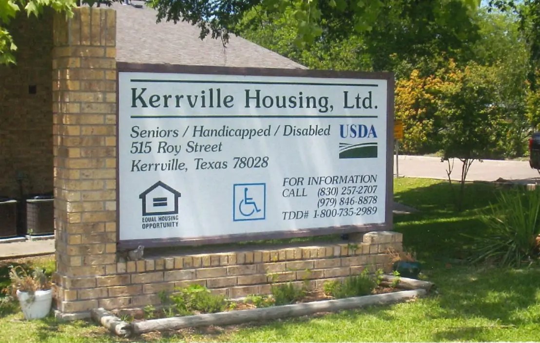 515 Roy Street Kerrville, TX 78028 - Photo 4 of 6