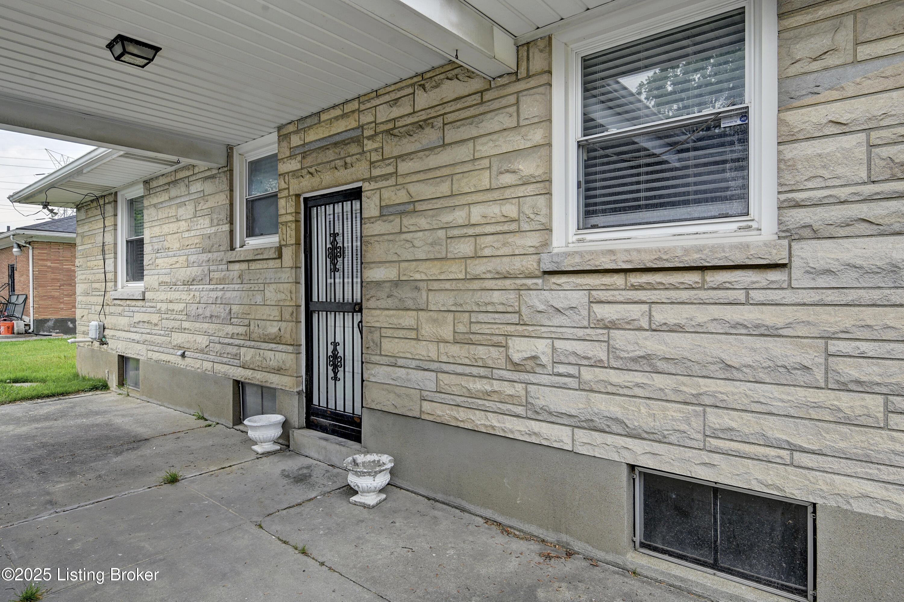 4761 Cane Run Road Louisville, KY 40216 - Photo 7 of 41 _DSC7003_4_5_6_7