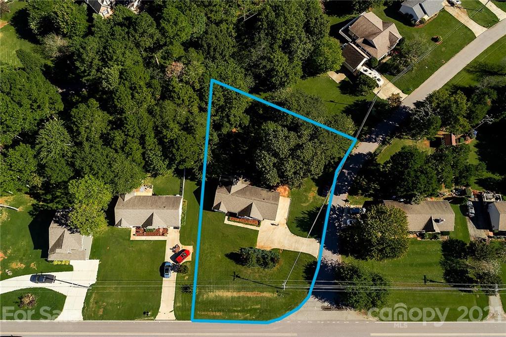 8577 Unity Church Road Denver, NC 28037 - Photo 31 of 33 an aerial view of a house
