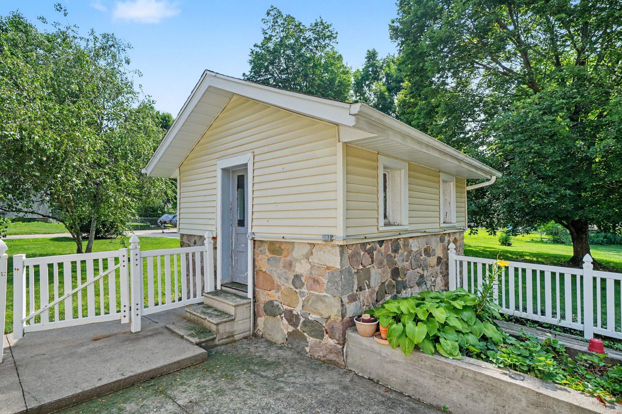 380 Centreville Road Constantine, MI 49042 - Photo 41 of 48 042_file_5306