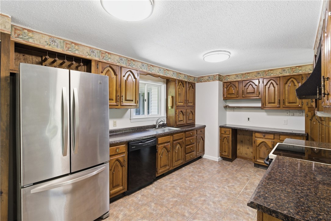 32 Briarwood Road Lincoln, RI 02865 - Photo 16 of 44