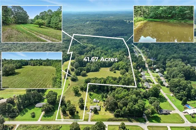 a view of a tennis court