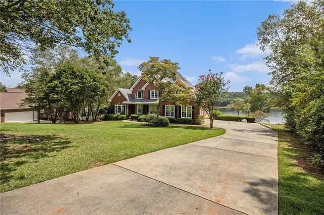 $750,000 | 12328 Edgewater Drive, Hampton, GA 30228