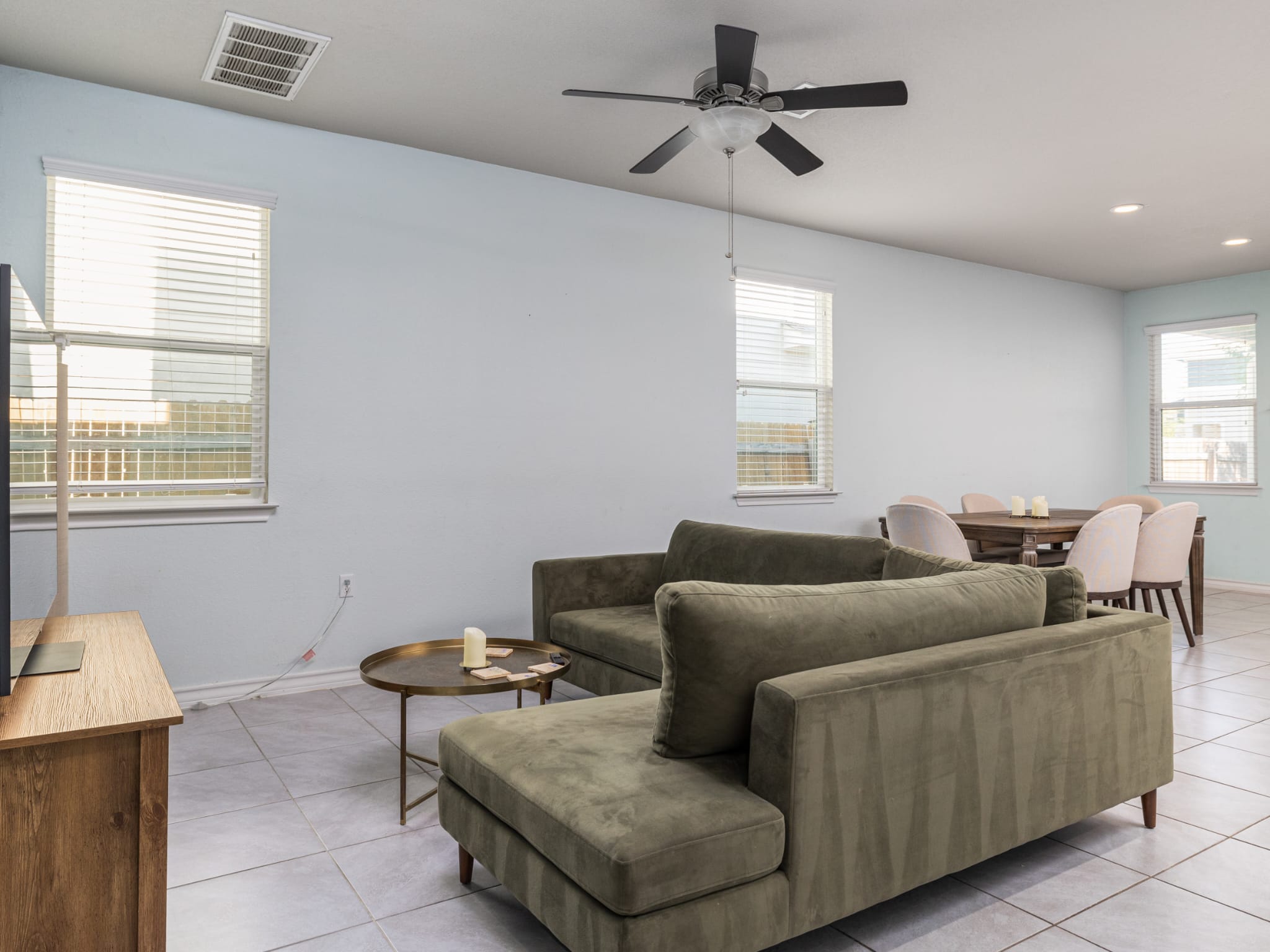 1919 Rinker Ranch Drive Austin, TX 78725 - Photo 7 of 30 Living area