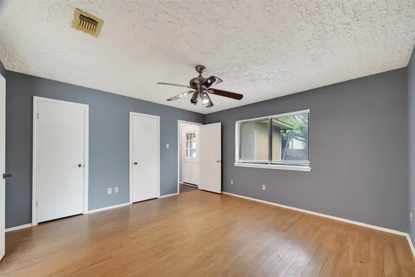 $1,950 | 319 Richvale Lane, Houston, TX 77598