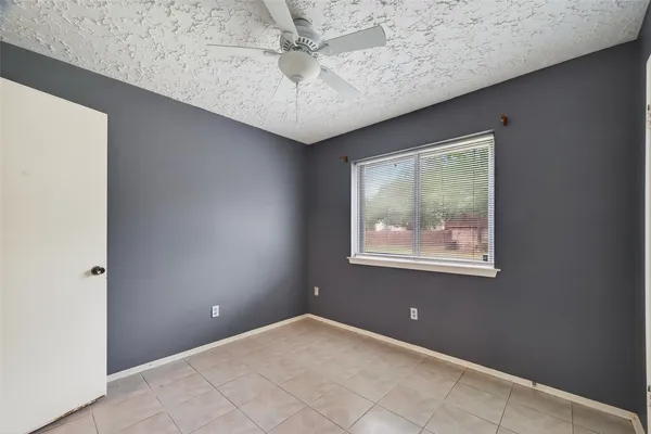 $1,950 | 319 Richvale Lane, Houston, TX 77598